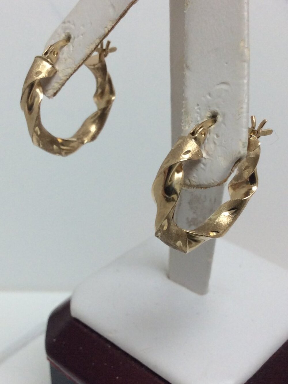 10K YELLOW Real GOLD TWISTED HOOP Round HOOP EARRINGS  3/4''  2.10 GR